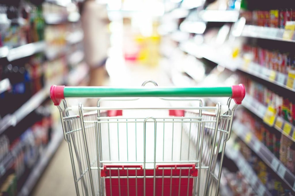 1 closeup detail woman shopping supermarket 1 attribute jcomp (1)