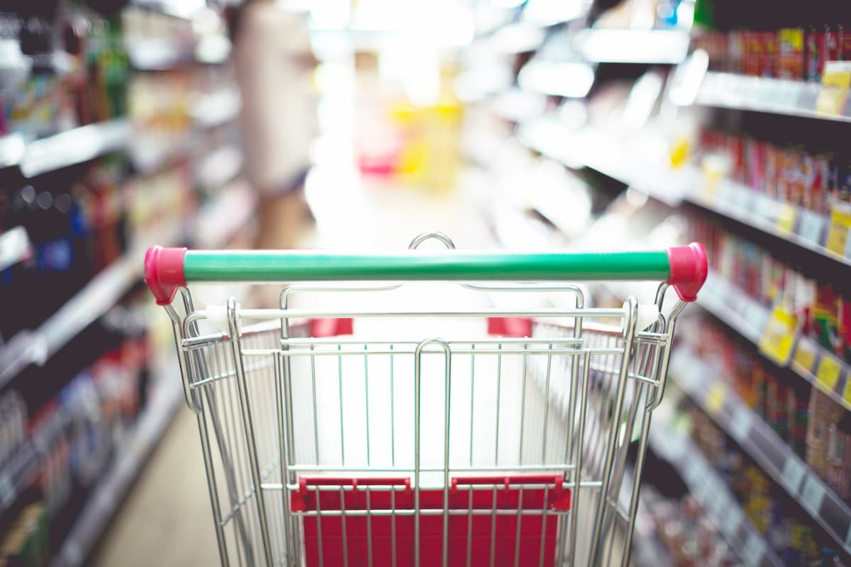 1 closeup detail woman shopping supermarket 1 attribute jcomp (1)